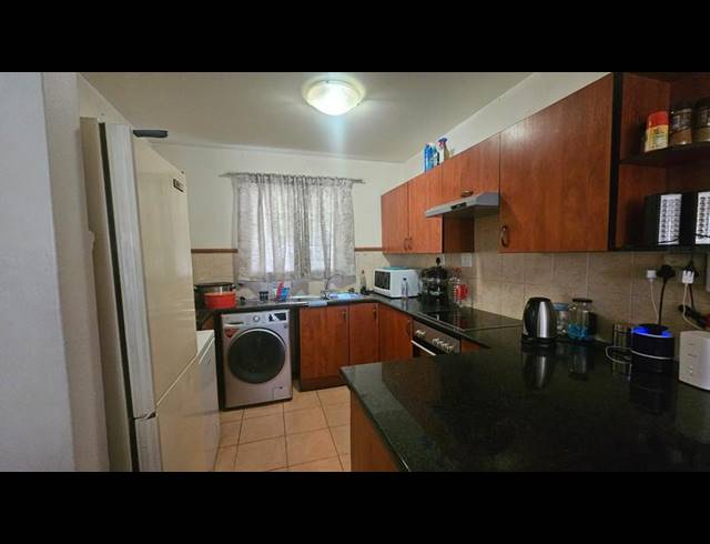 2 BEDROOM TOWNHOUSE FOR SALE IN BRENTWOOD PARK